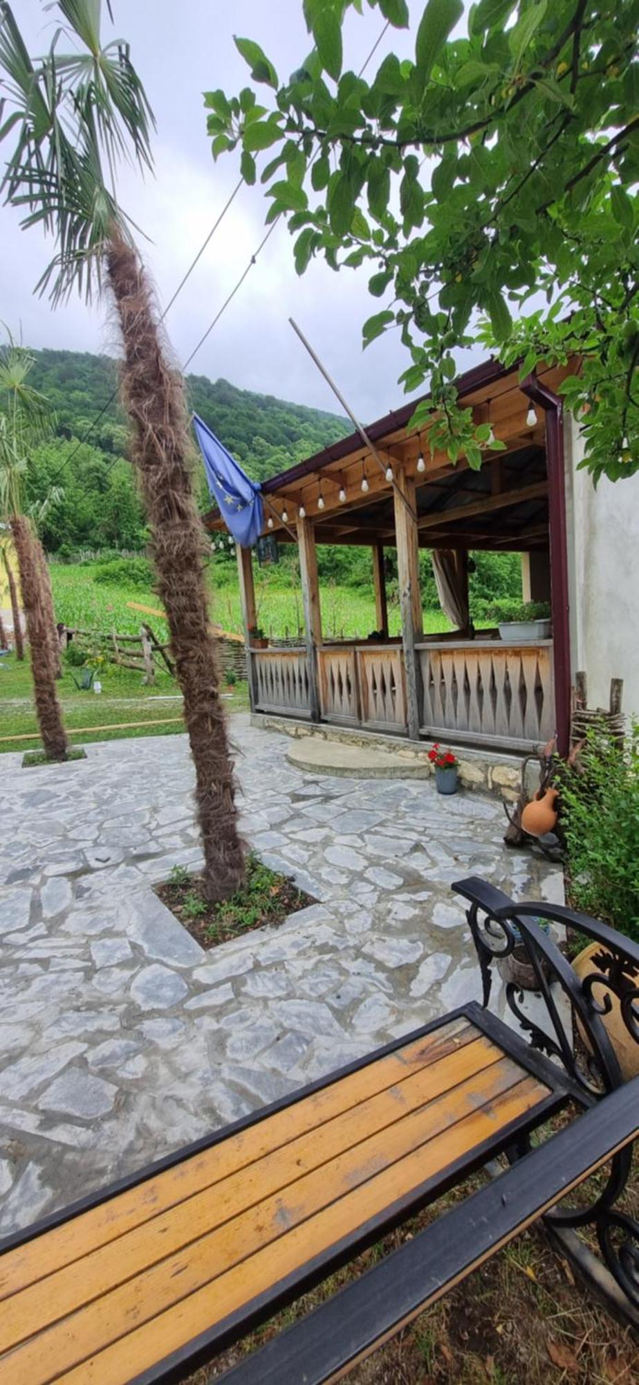 Guest House Balda Martvili Exterior foto